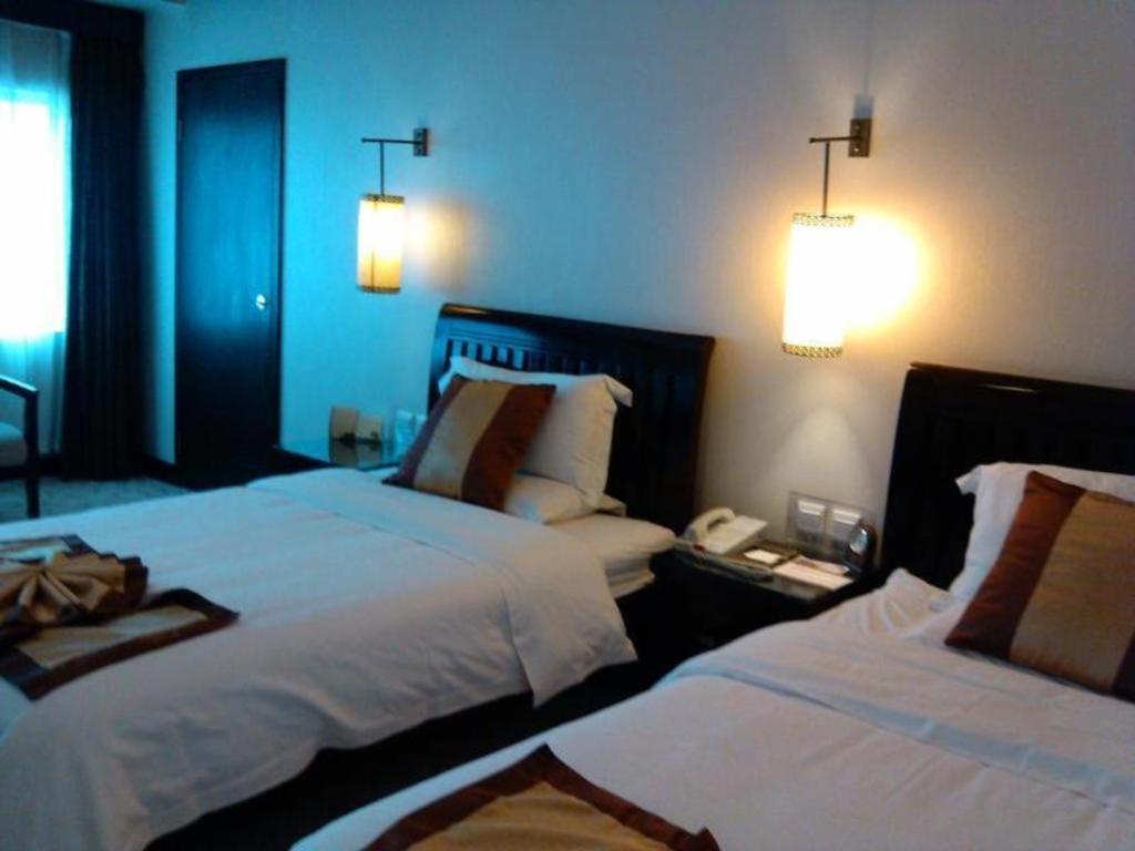 New Era Hotel Kunming Kültér fotó